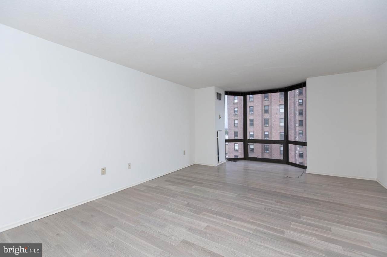 2020 Walnut Street - Photo 1