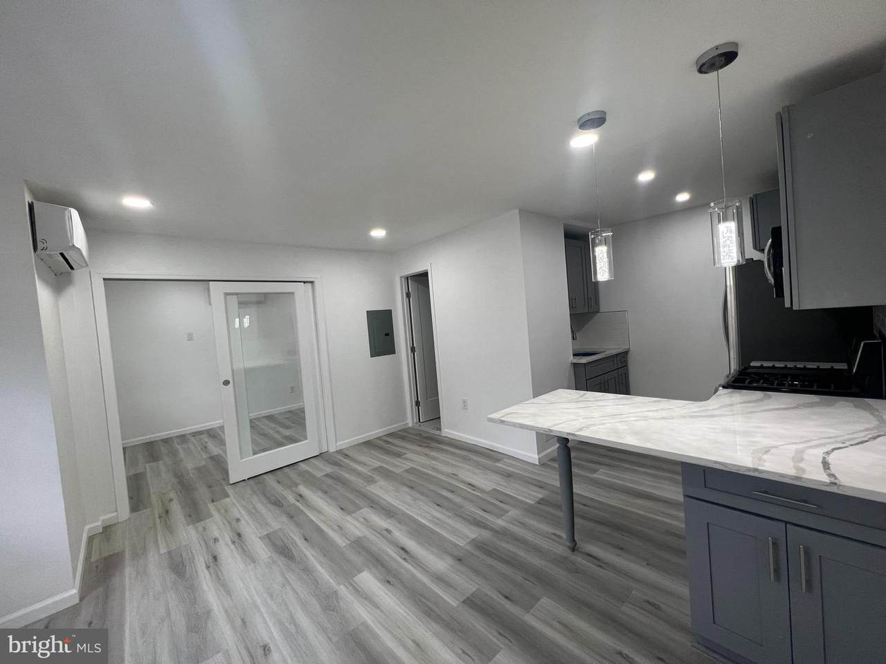 735 9TH Street - Photo 1