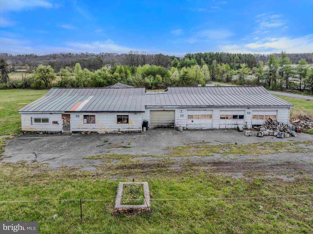 11249 Valley Road - Photo 1