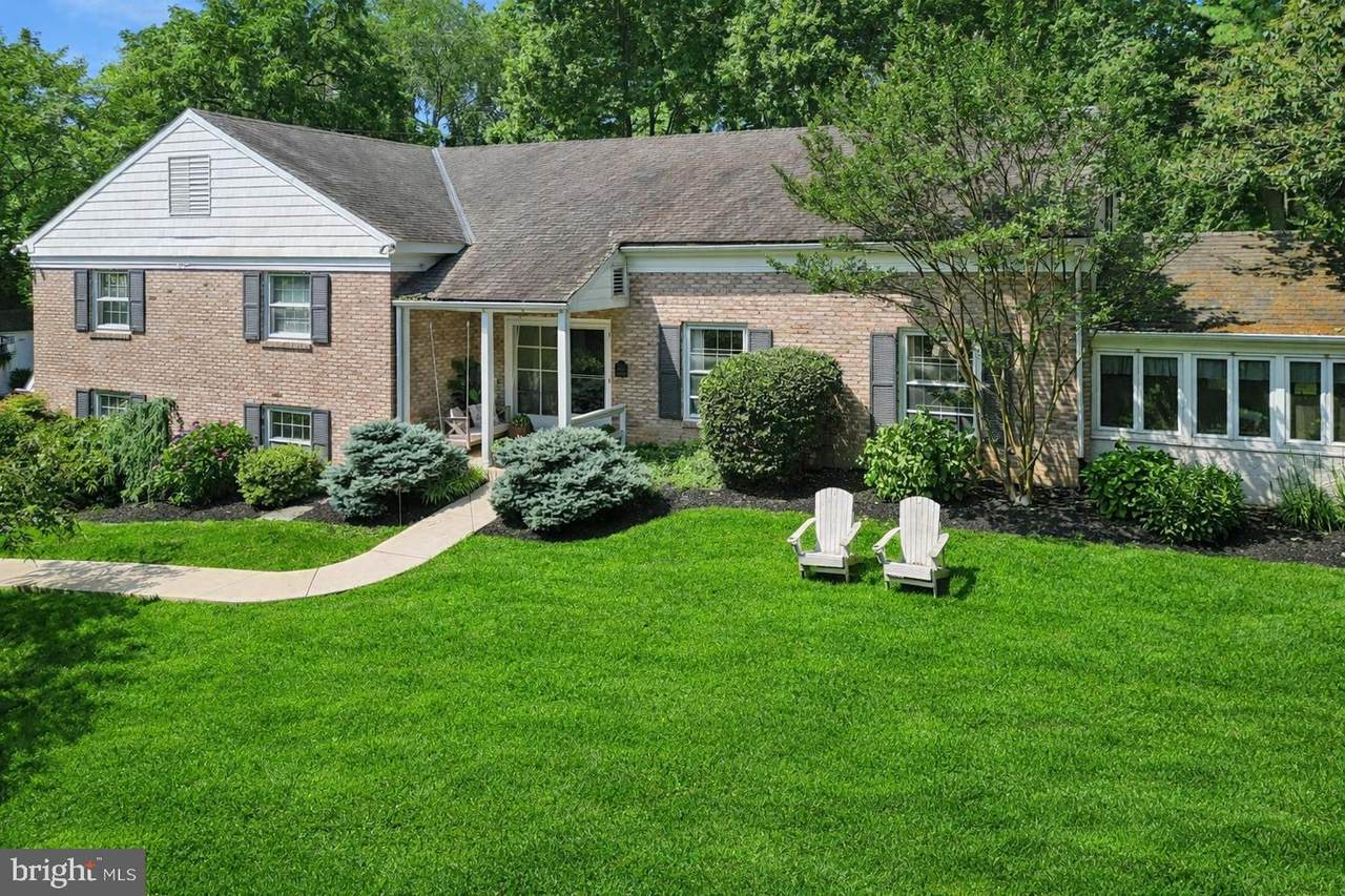 770 Robinhood Road - Photo 1