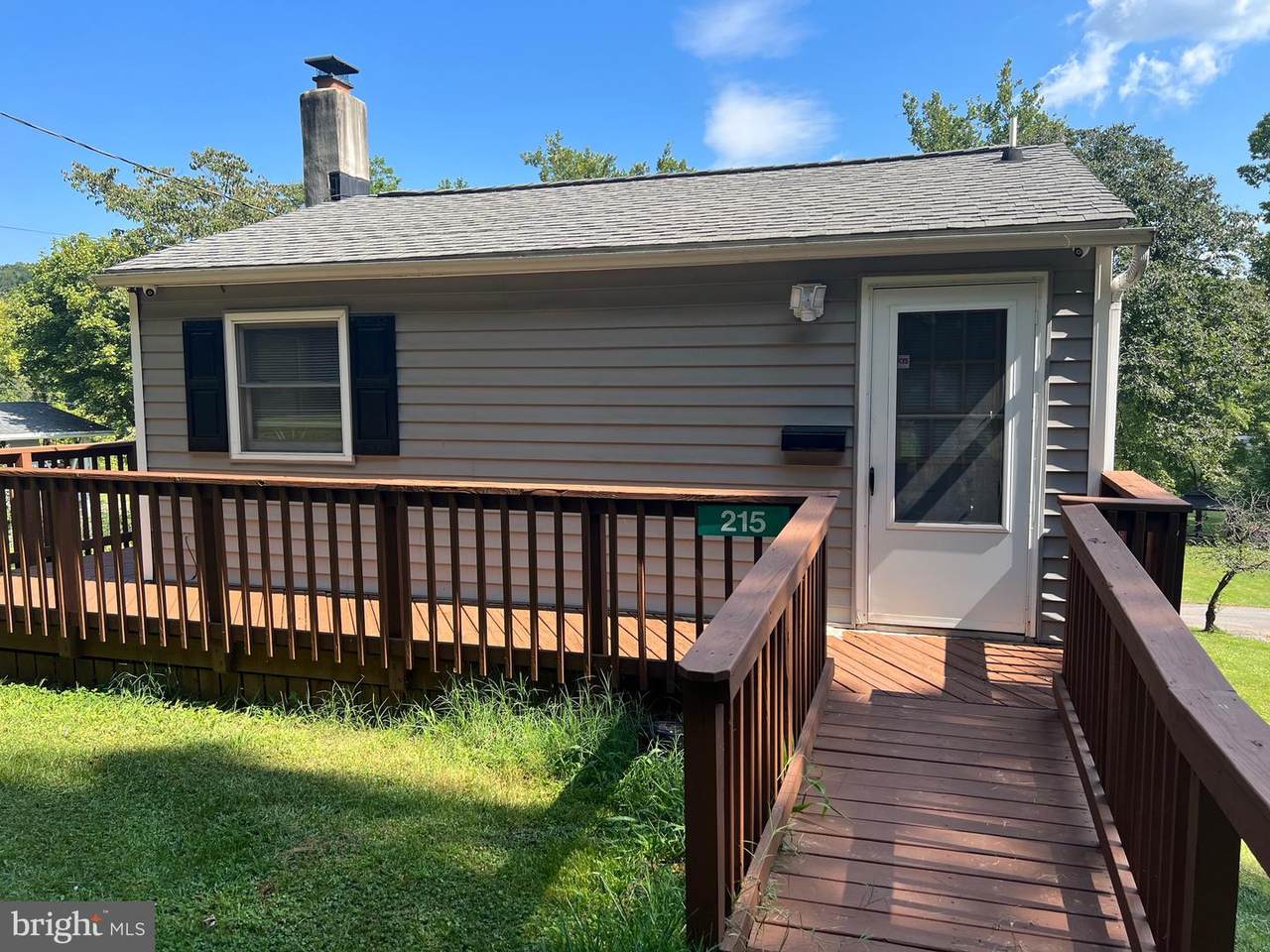 215 Harris Drive - Photo 1