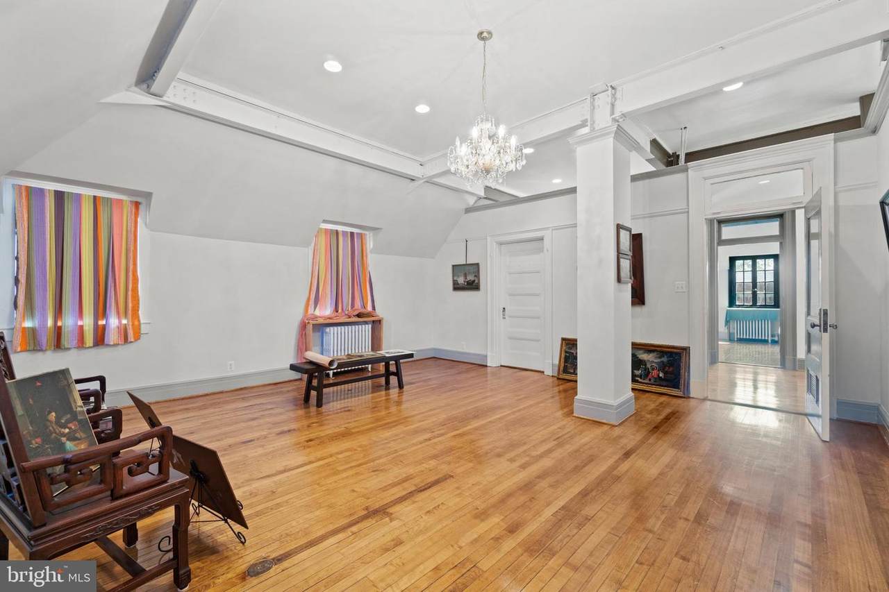 9108 Church Street - Photo 1