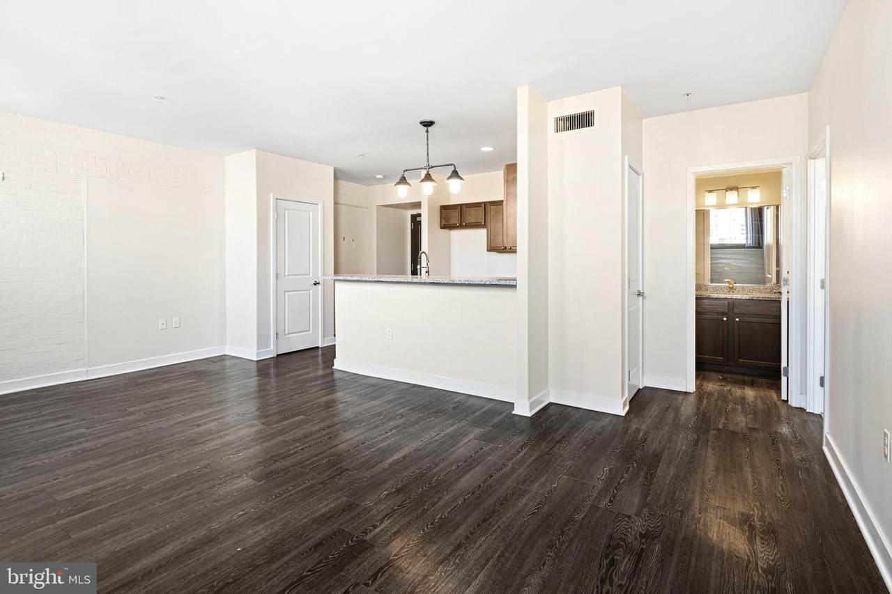 https://bt-photos.global.ssl.fastly.net/brightmls/1280_boomver_1_804743587584-2.jpg