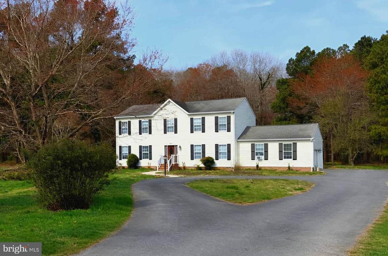 10156 Pineview Lane - Photo 1