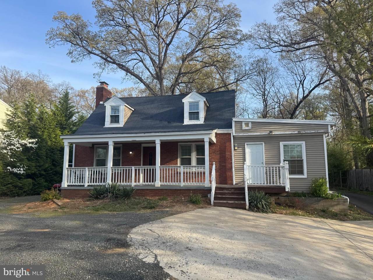 9036 Lee Highway - Photo 1