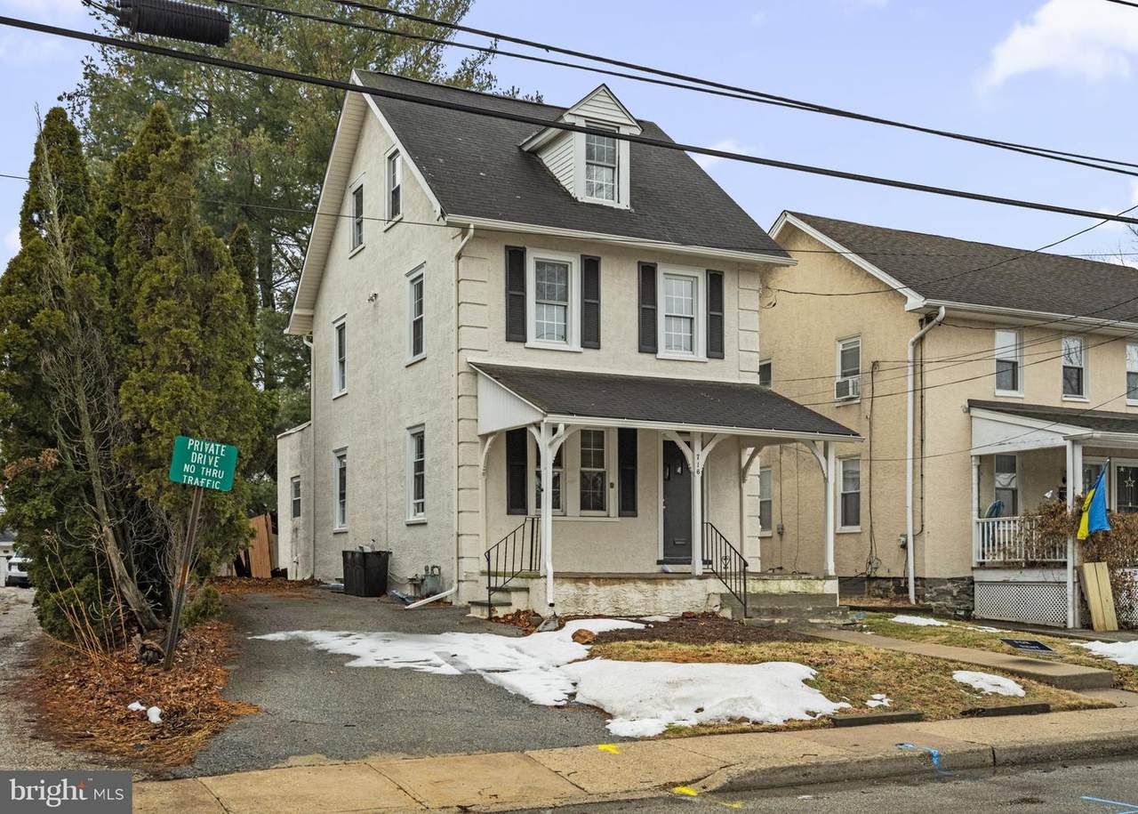 716 Railroad Avenue - Photo 1