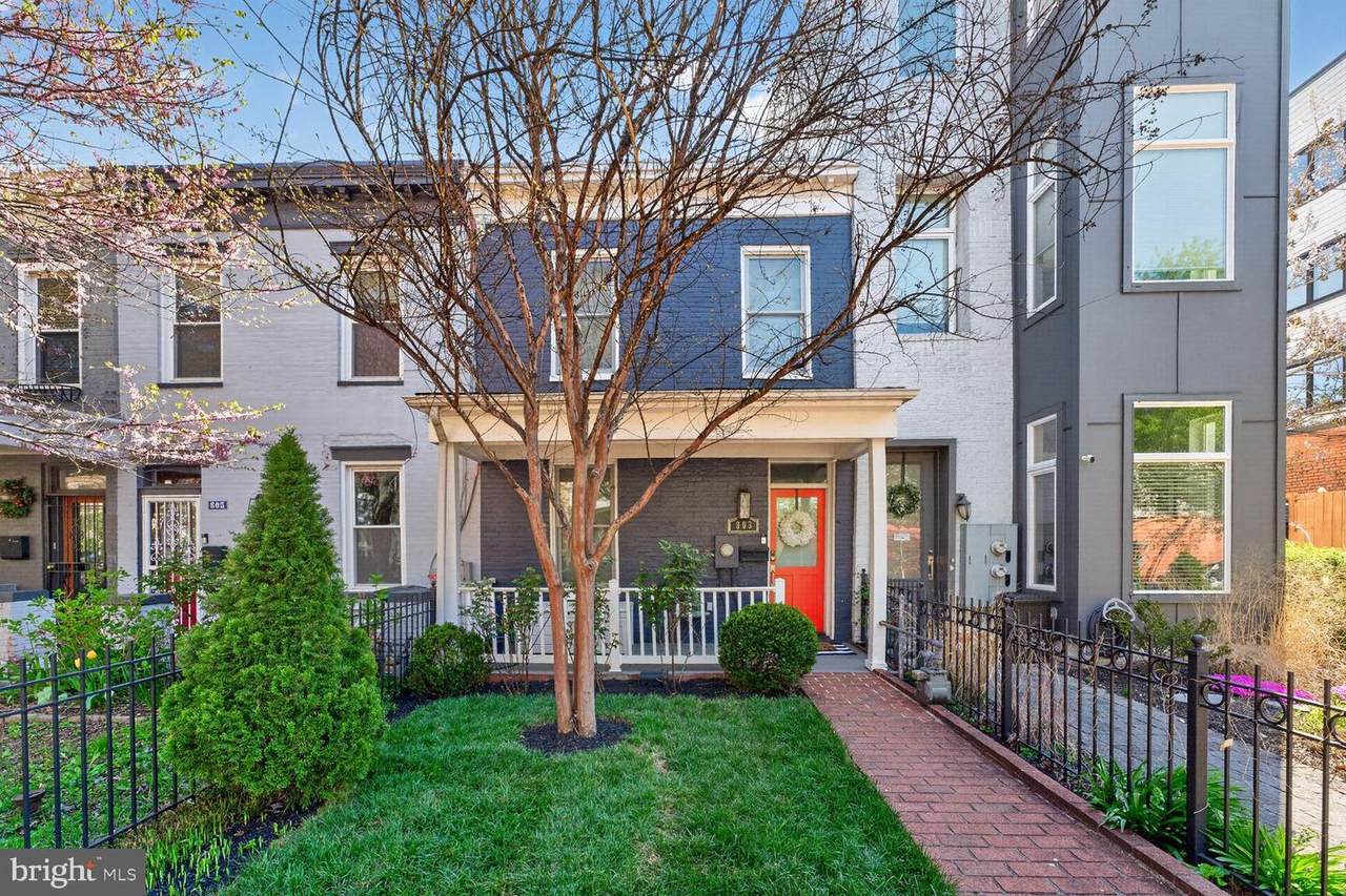 803 9TH Street - Photo 1
