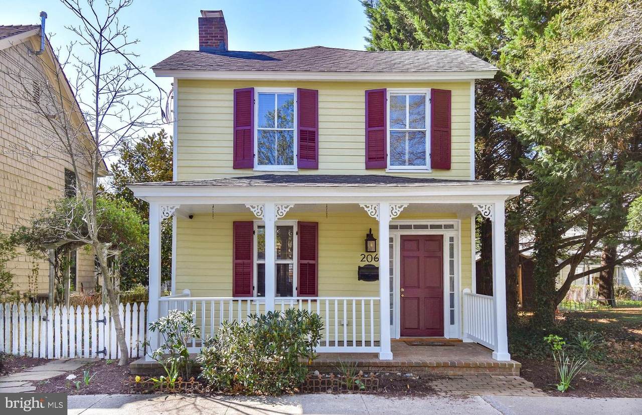 206 South Street - Photo 1