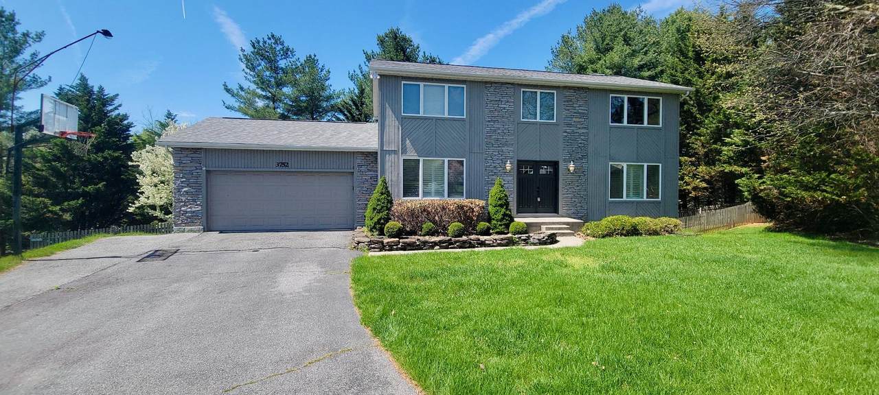 3752 Spring Lake Lane - Photo 1