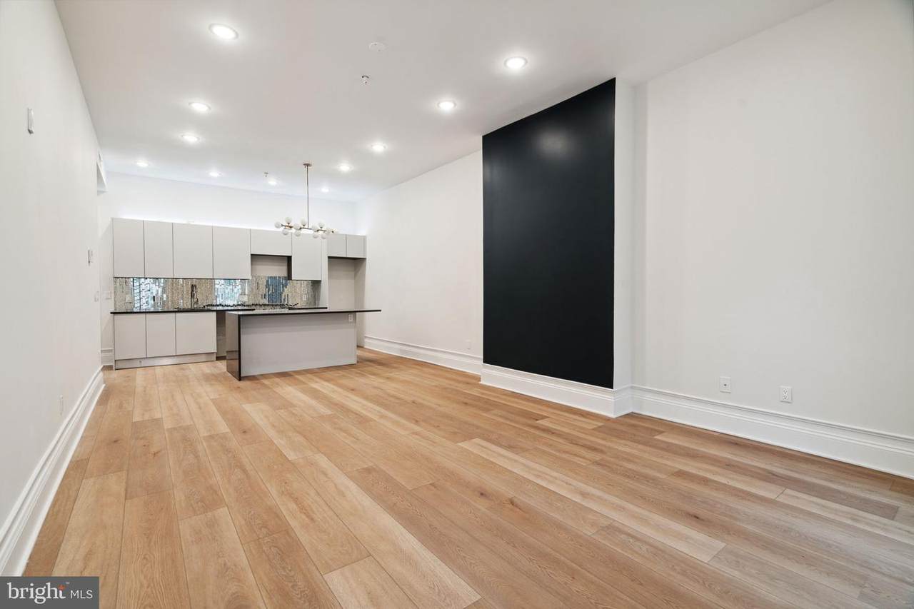 1822 Chestnut Street - Photo 1