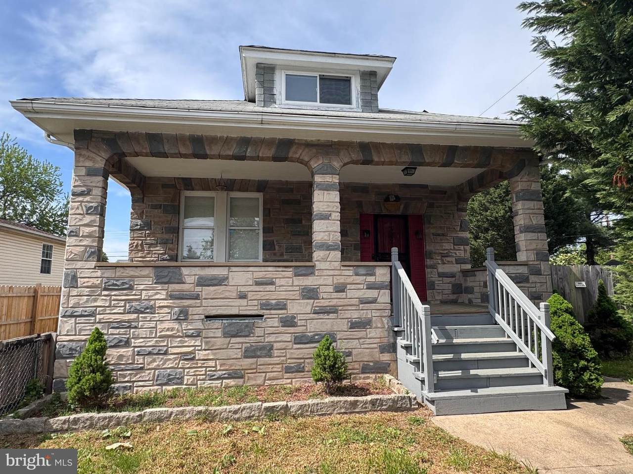 222 Townsend Avenue - Photo 1