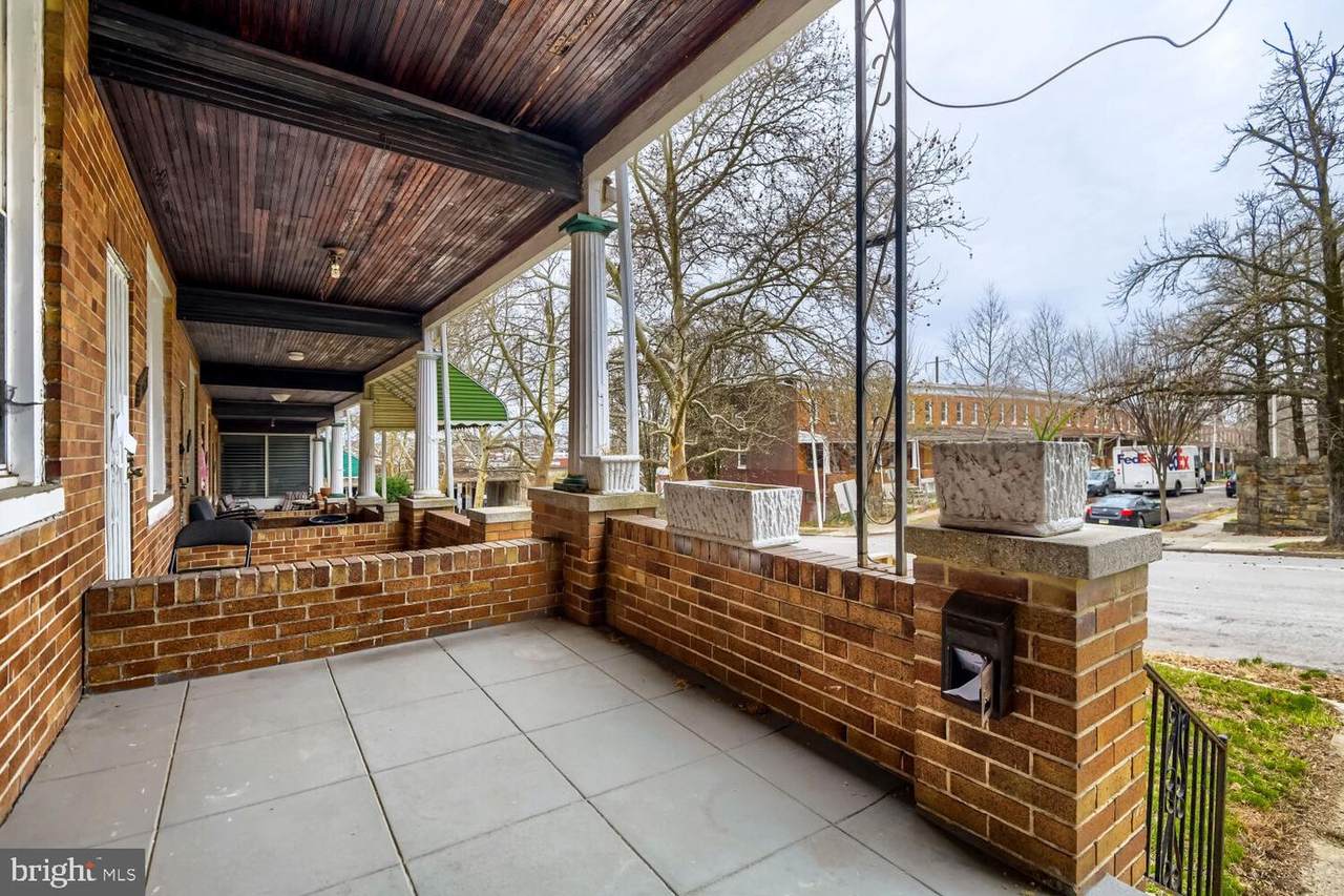1041 Kenwood Avenue - Photo 1