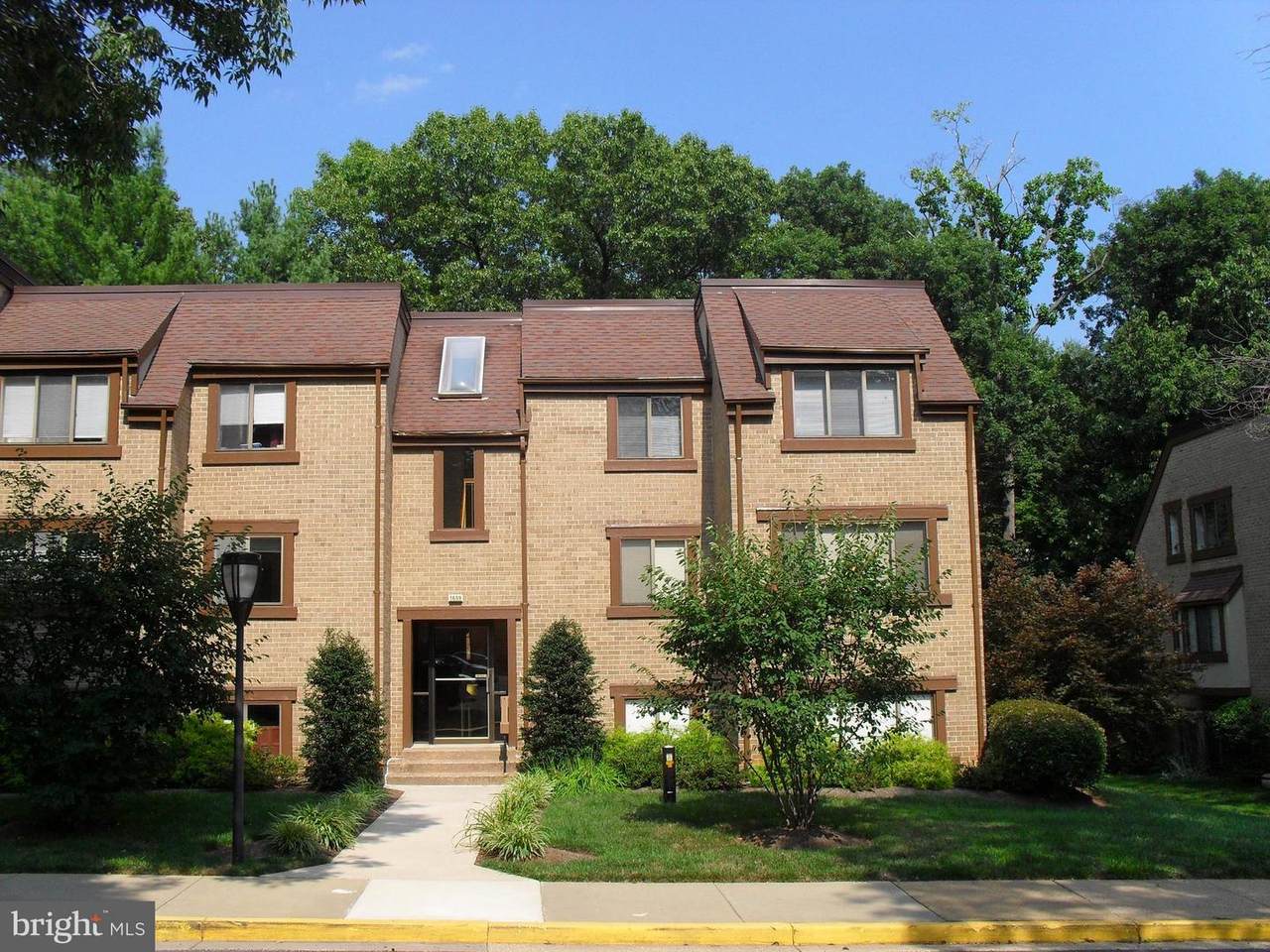 1659 Parkcrest Circle - Photo 1