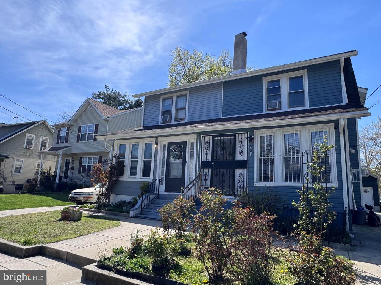 305 Evergreen Avenue - Photo 1
