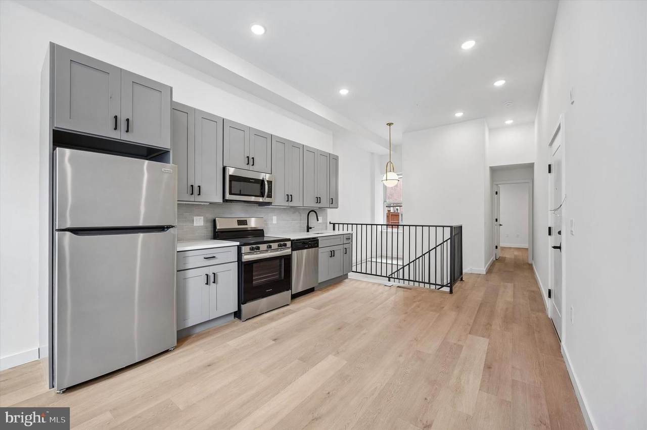 627 16TH Street - Photo 1
