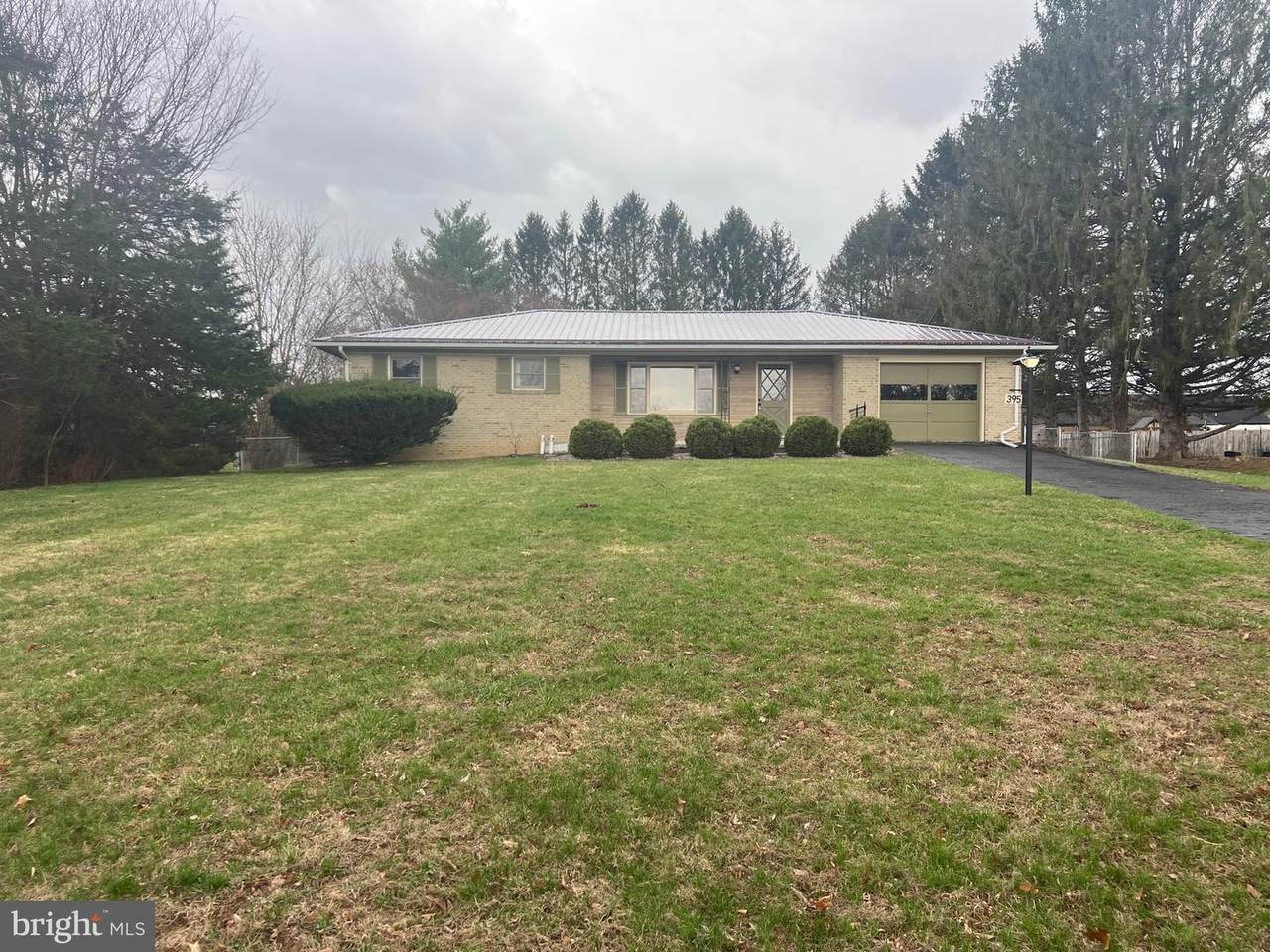 395 Point Drive - Photo 1