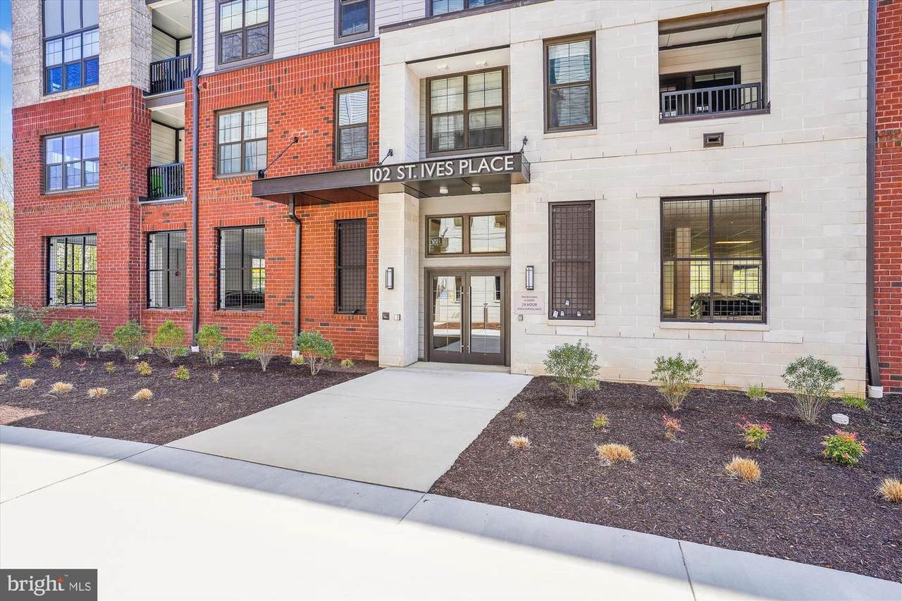102 Saint Ives Place - Photo 1