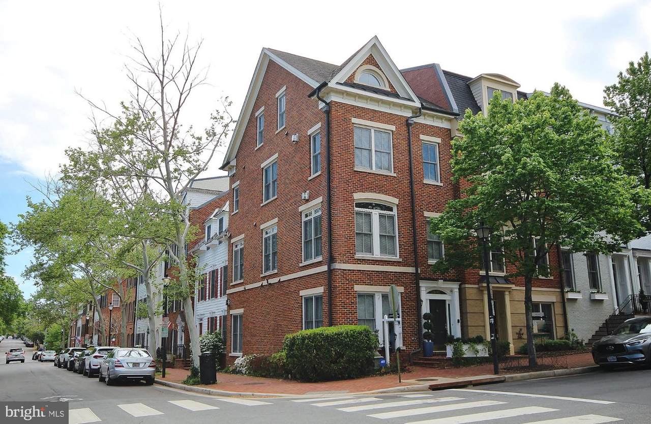 400 Oronoco Street - Photo 1