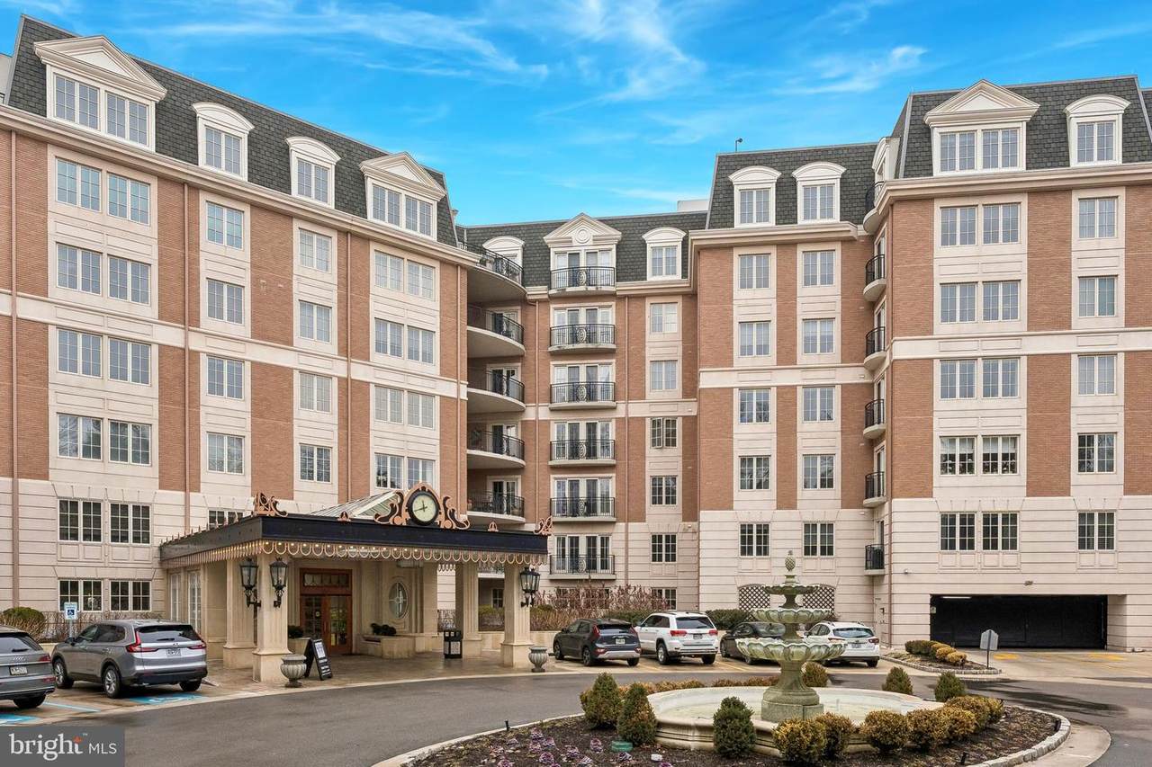 190 Presidential Boulevard - Photo 1