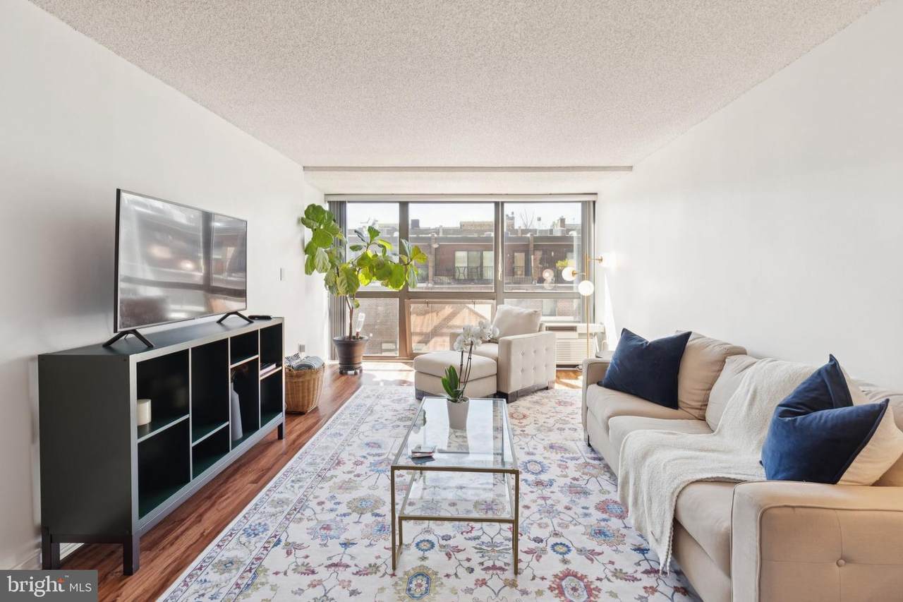241 6TH Street - Photo 1