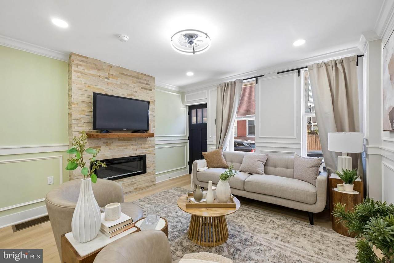 2076 Monmouth Street - Photo 1