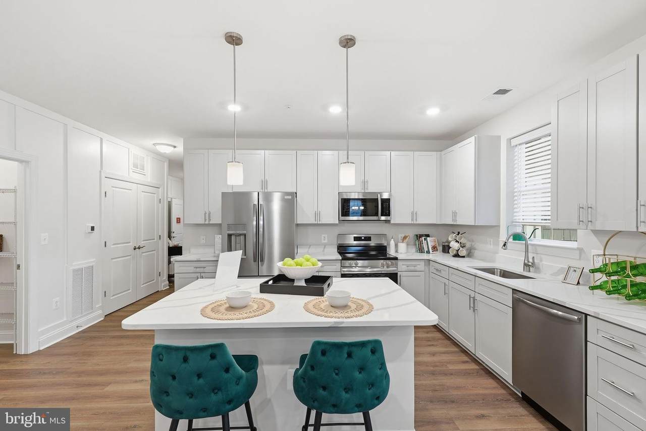 402 Bold Ruler Court - Photo 1