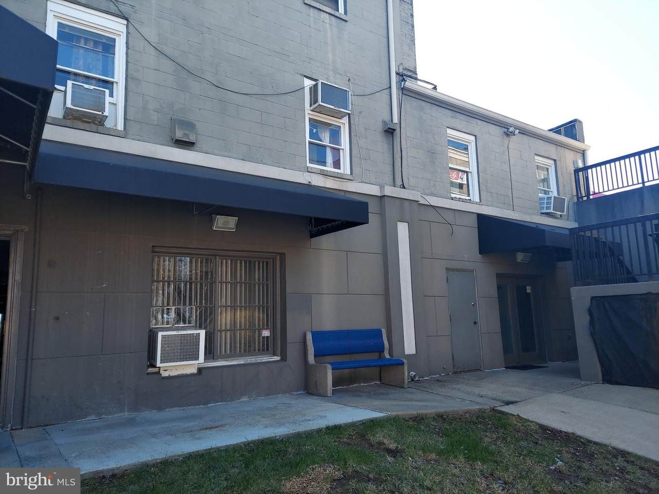 9865 Main Street - Photo 1