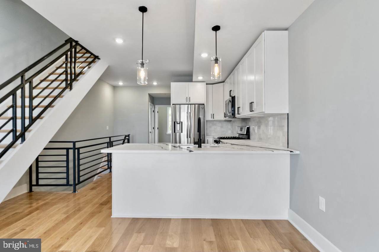 3037 Sedgley Avenue - Photo 1
