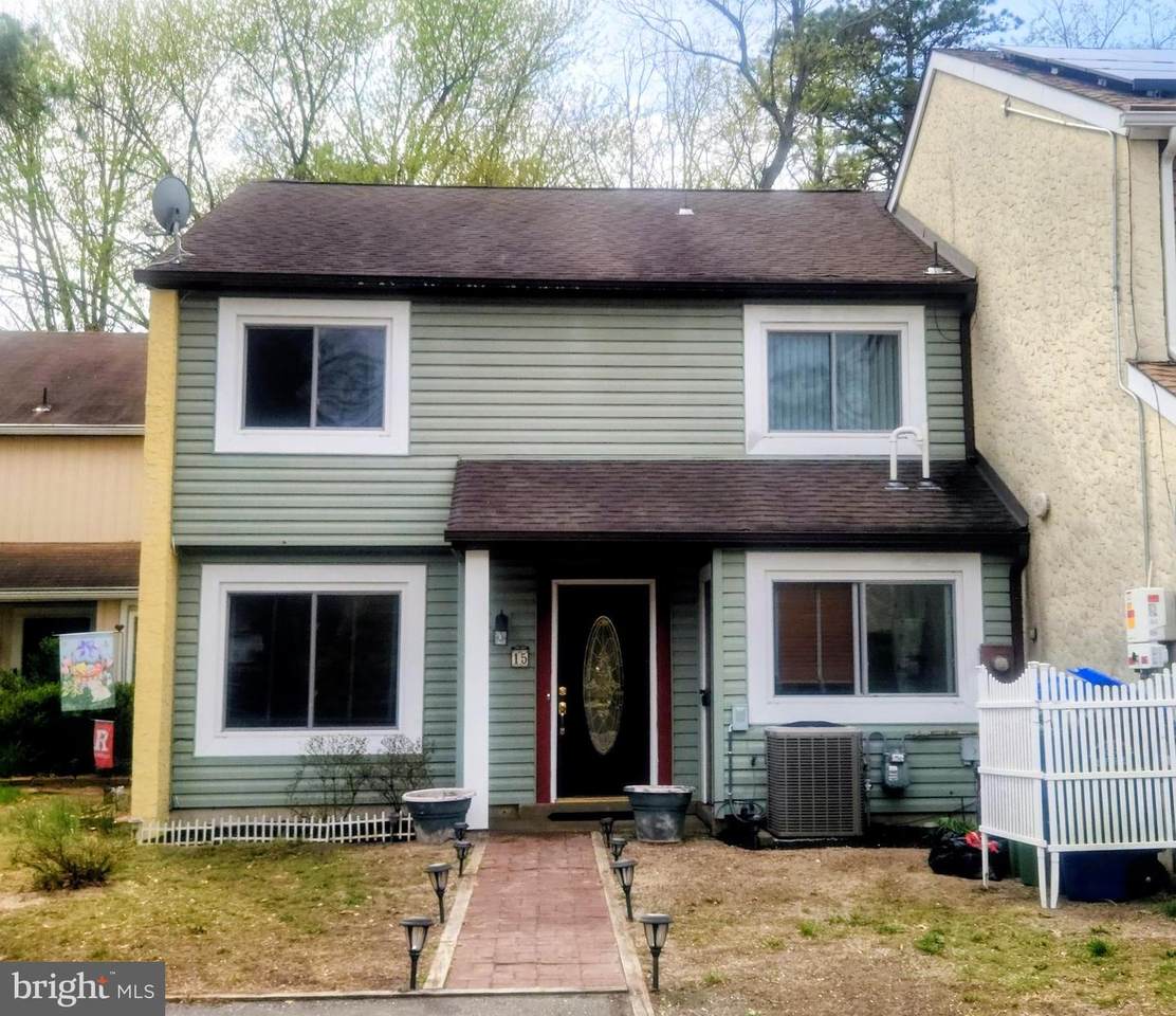 15 Queen Anne Court - Photo 1