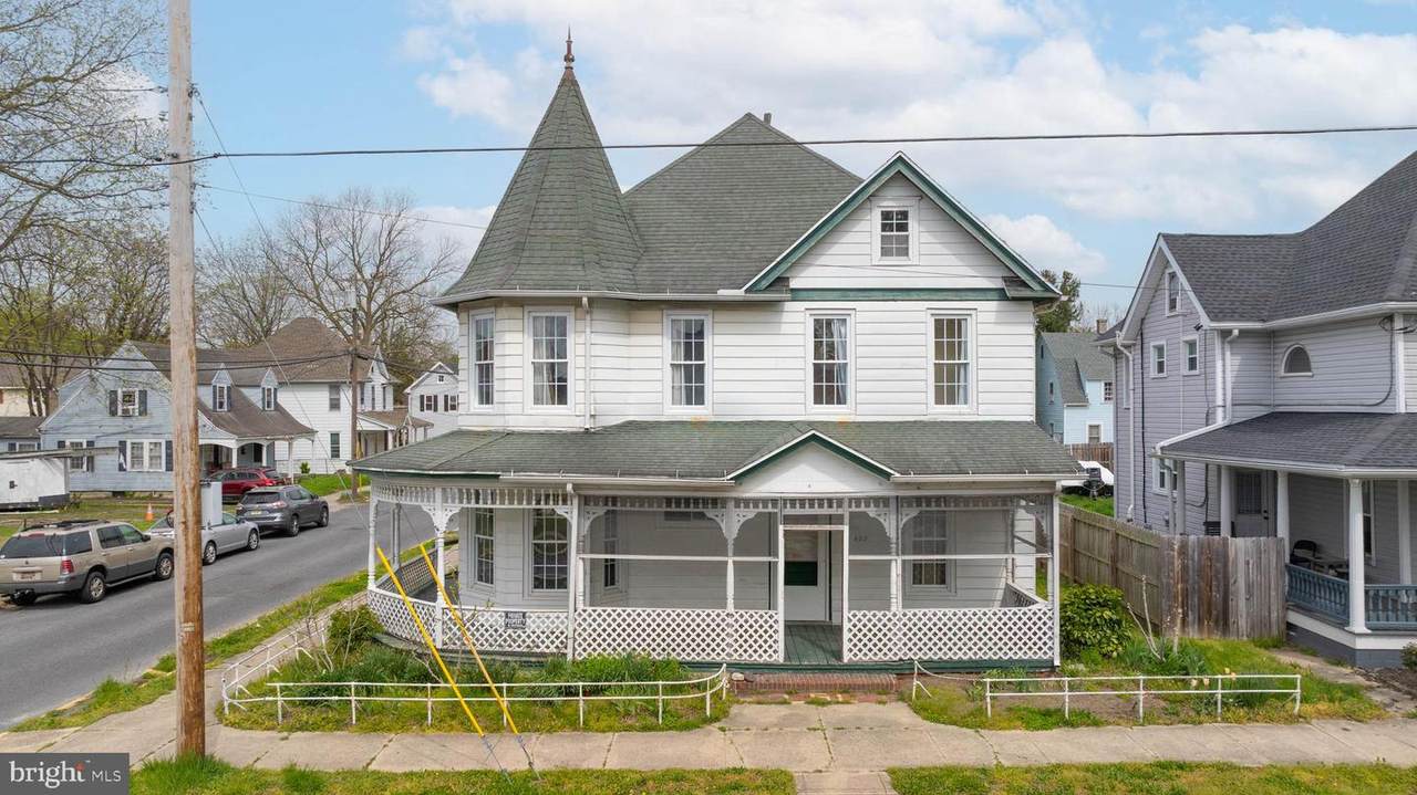 402 Poplar Street - Photo 1