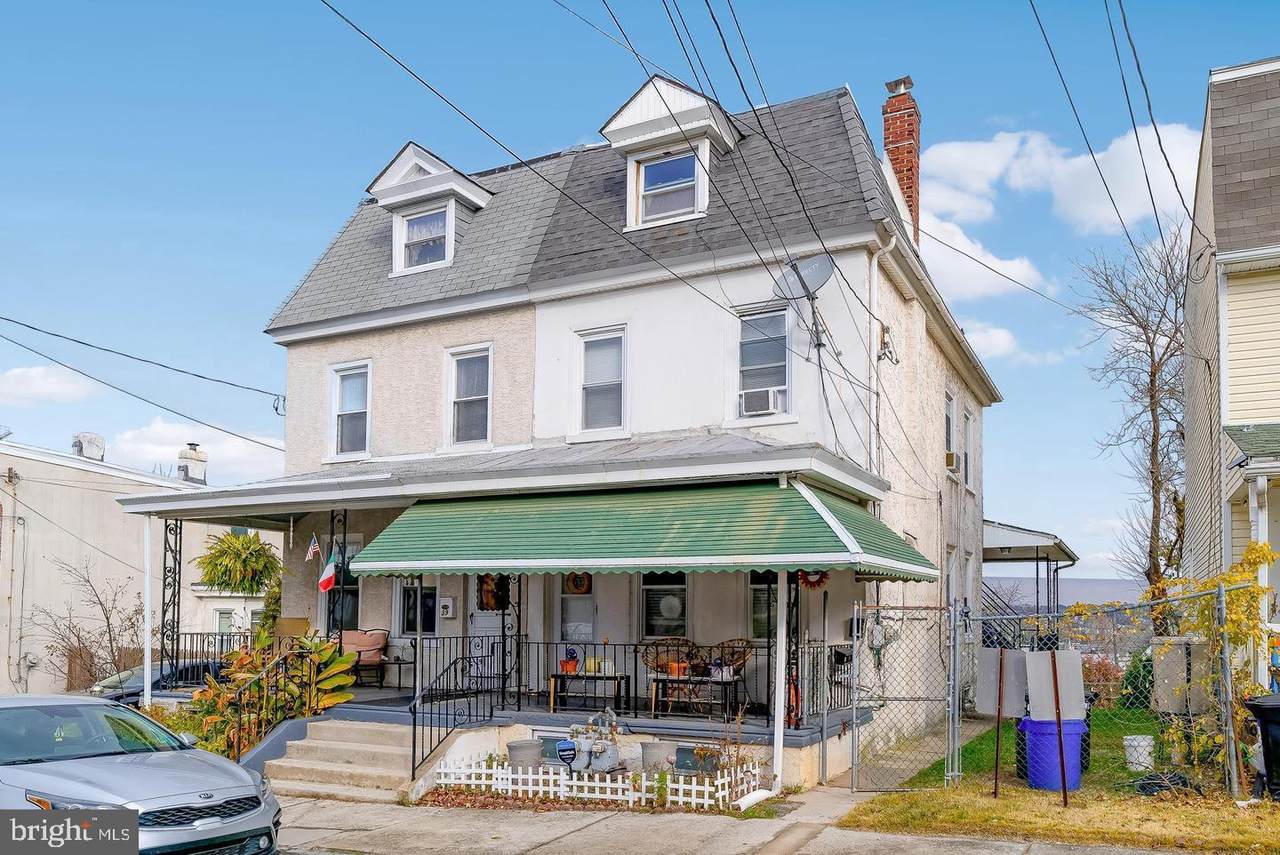 37 6TH Street - Photo 1
