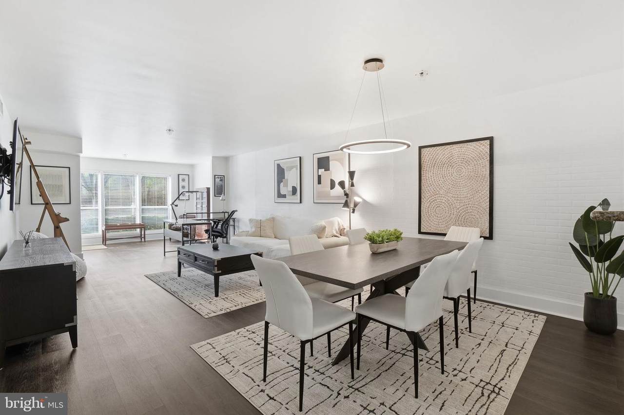 3179 Summit Square Drive - Photo 1