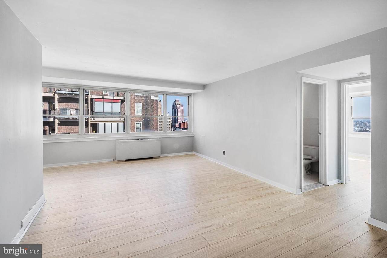 1810 Rittenhouse Square - Photo 1