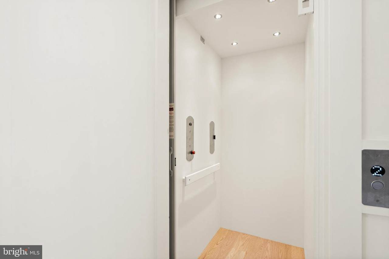 https://bt-photos.global.ssl.fastly.net/brightmls/1280_boomver_1_804780393726-2.jpg