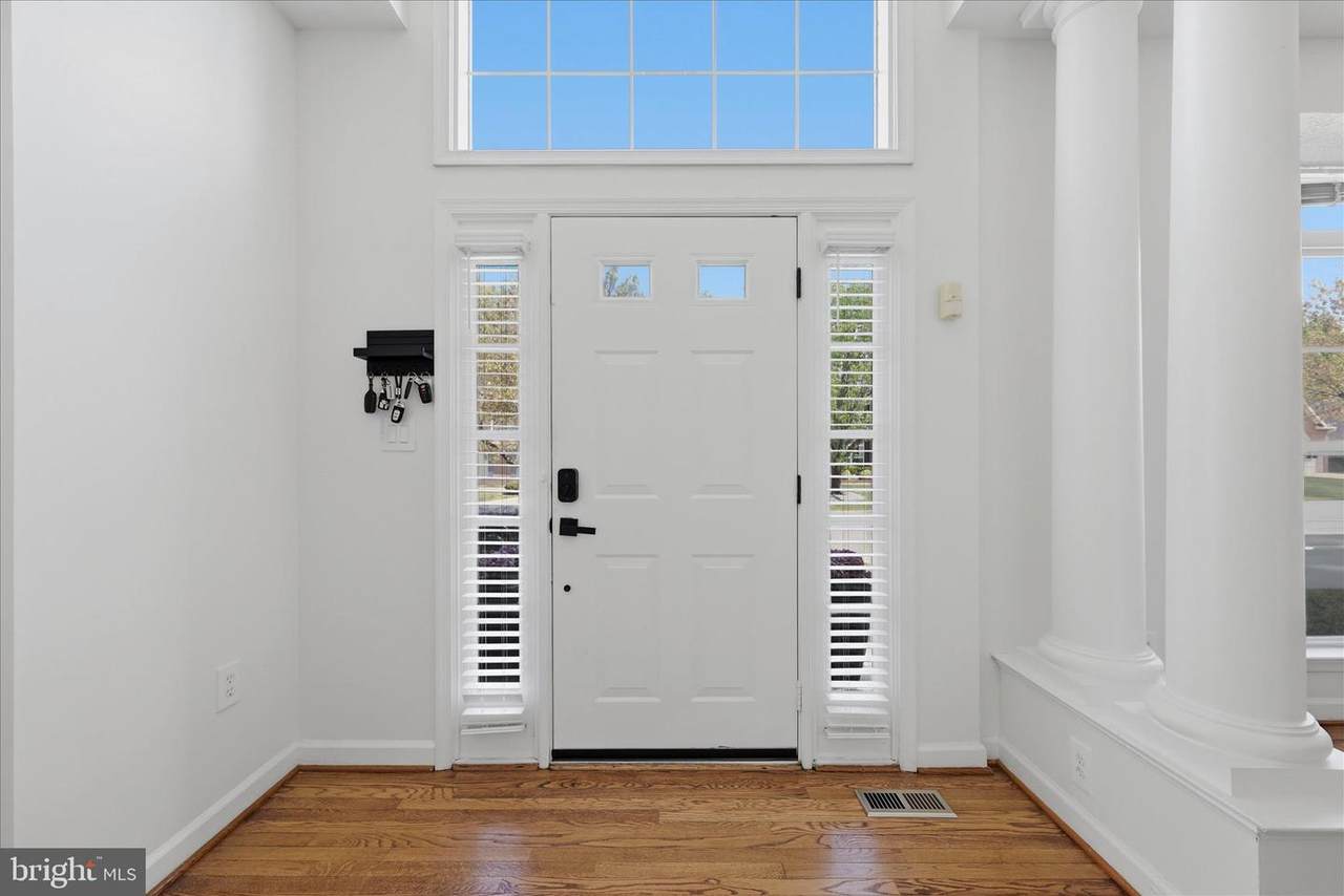 https://bt-photos.global.ssl.fastly.net/brightmls/1280_boomver_1_804784240704-2.jpg