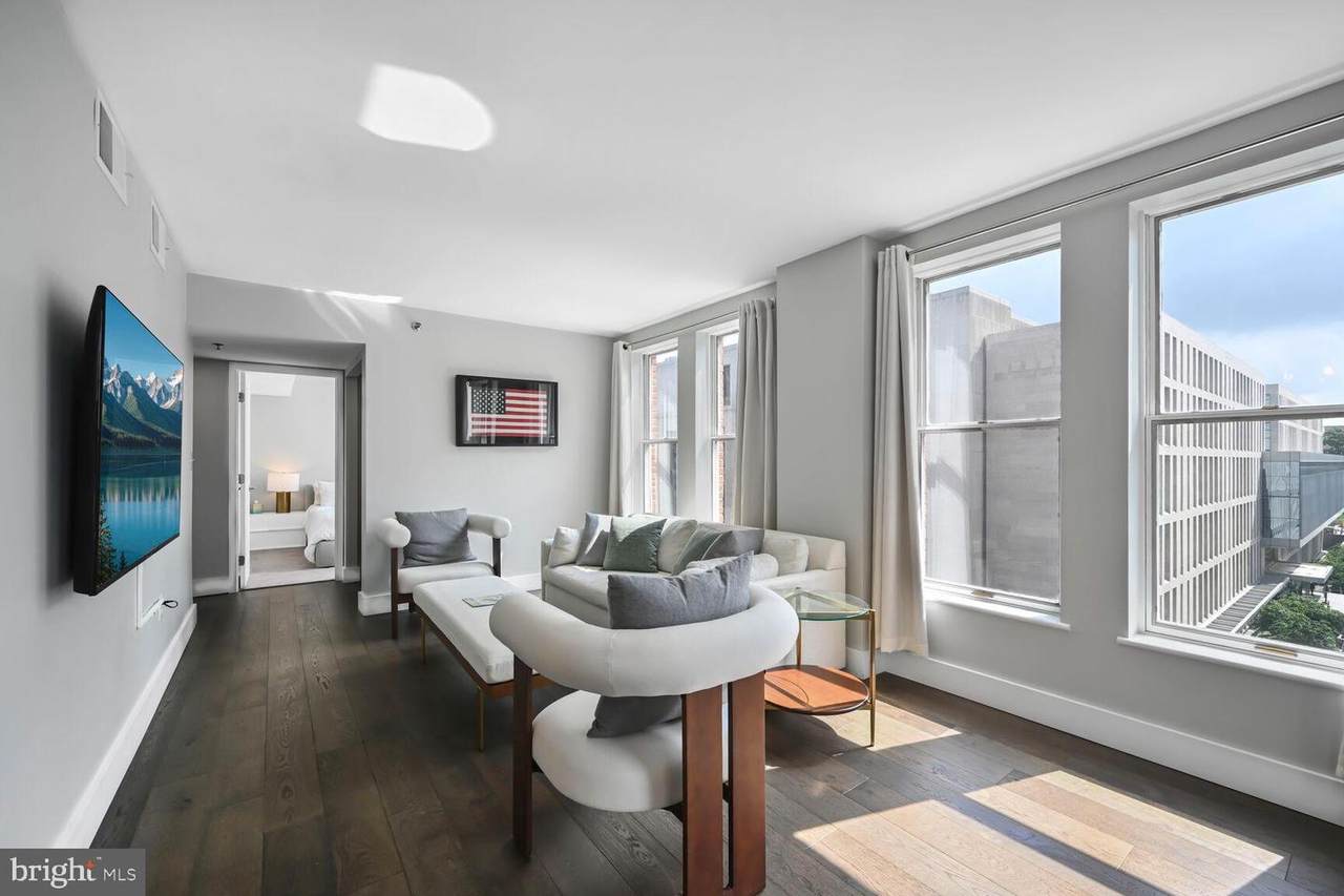 601 Pennsylvania Avenue - Photo 1