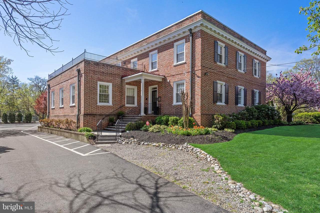 134 Kings Hwy W - Photo 1