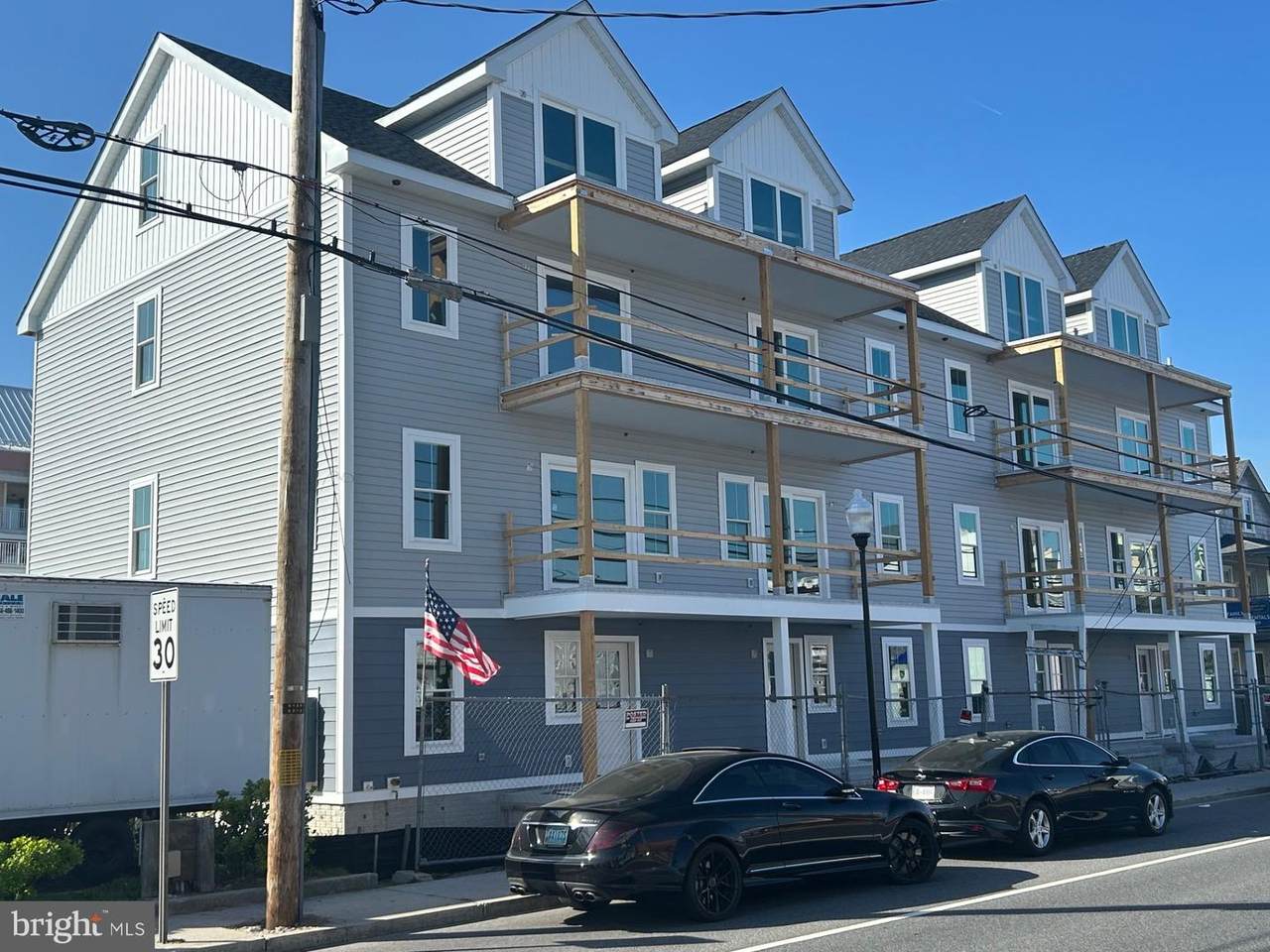 909 N Baltimore Avenue - Photo 1