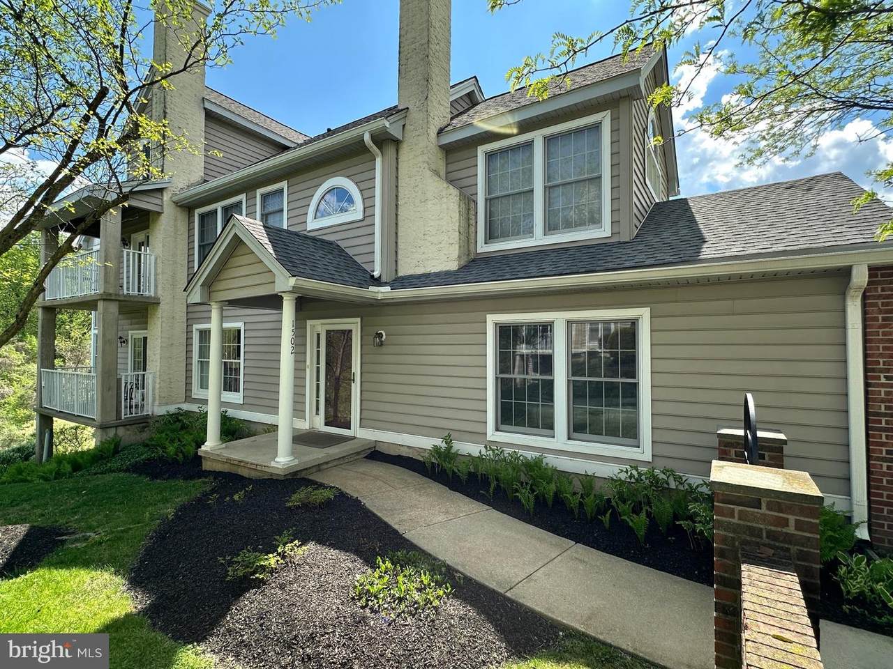 1502 Braken Avenue - Photo 1