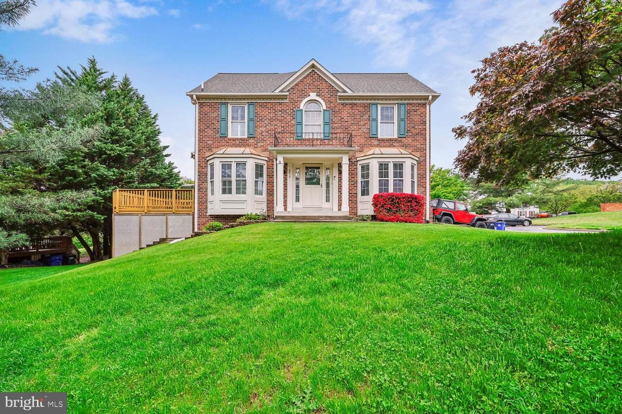 6610 Commodore Court - Photo 1