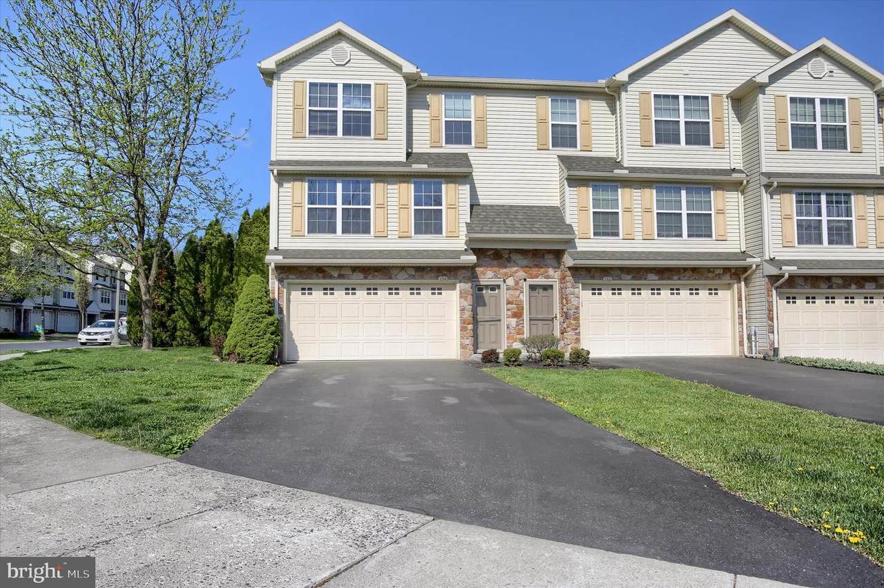 154 Mapleton Boulevard - Photo 1