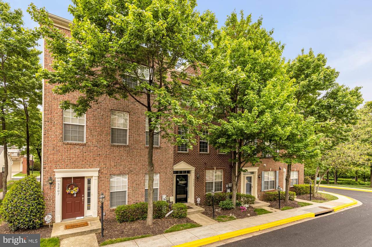 5205 Maries Retreat Drive - Photo 1