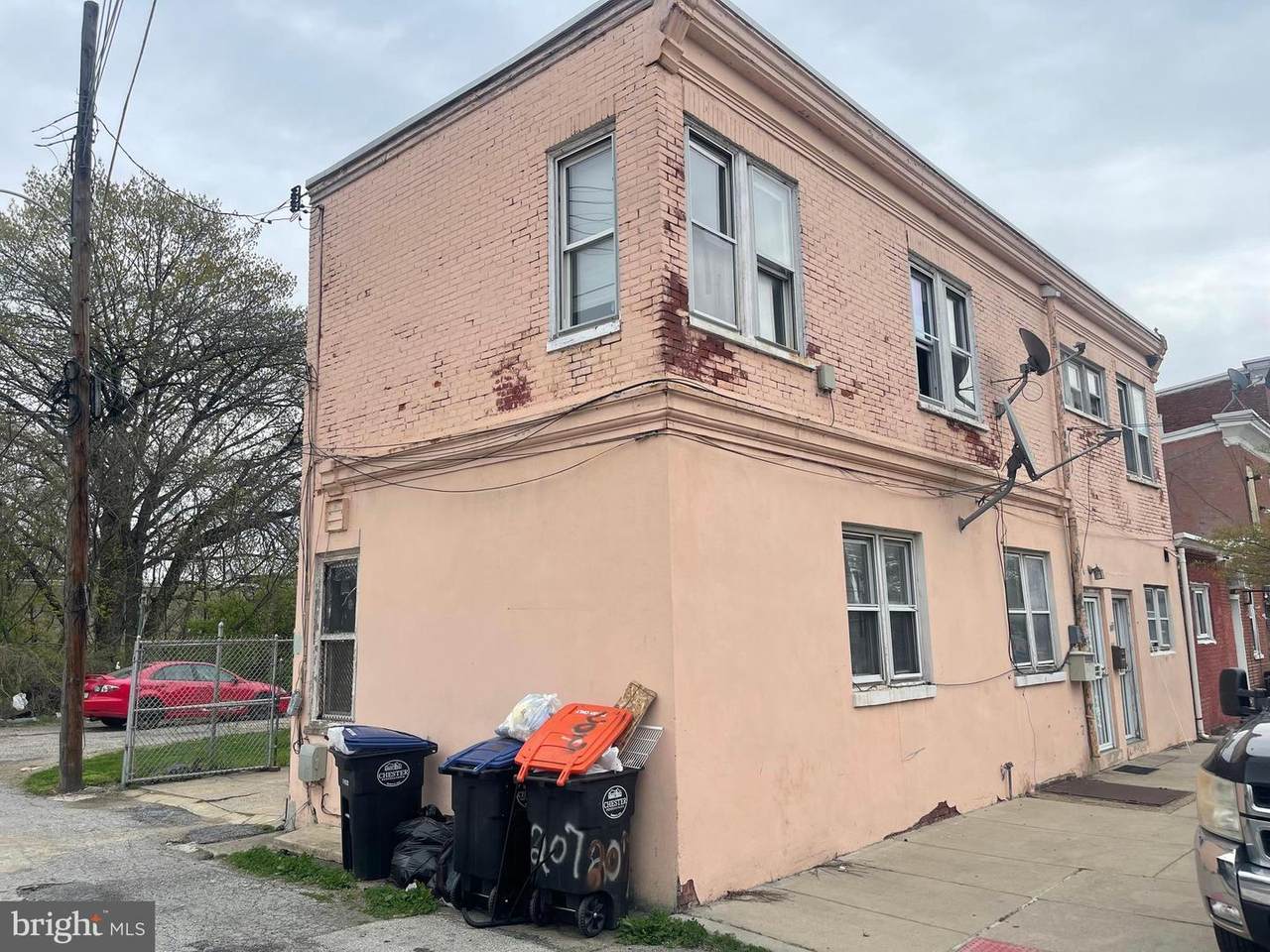 207 Highland Avenue - Photo 1
