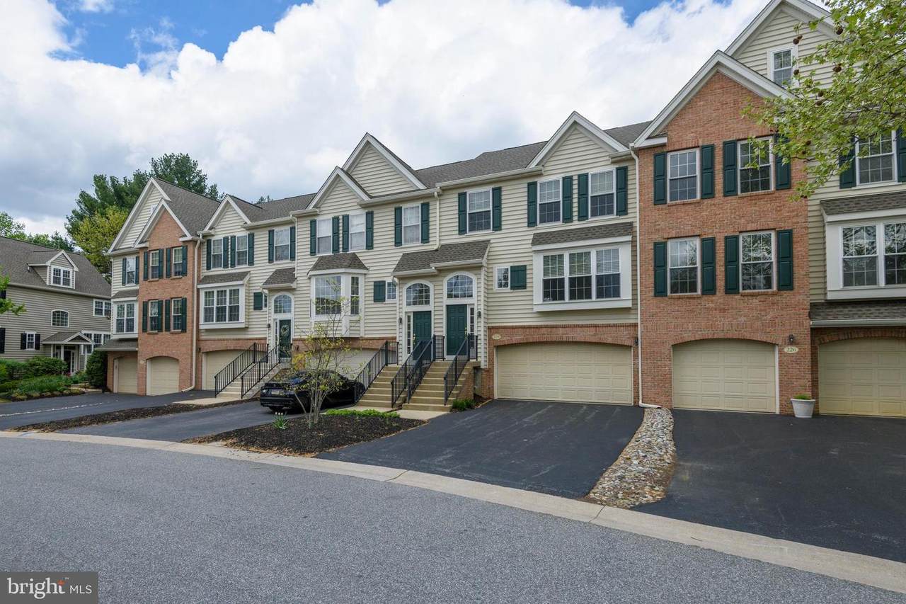 228 Cherry Lane - Photo 1