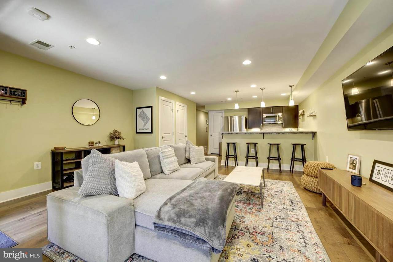 https://bt-photos.global.ssl.fastly.net/brightmls/1280_boomver_1_804807366148-2.jpg