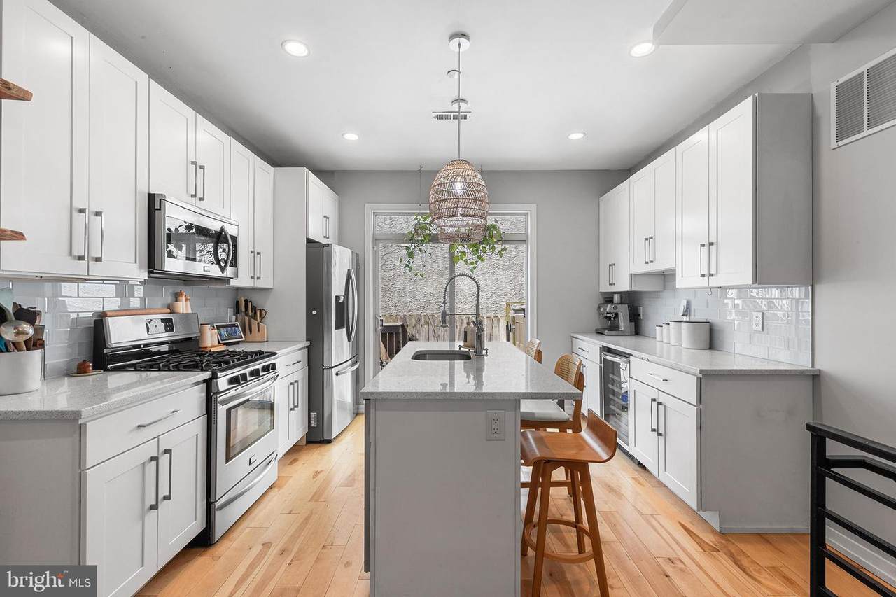 1204 Bucknell Street - Photo 1