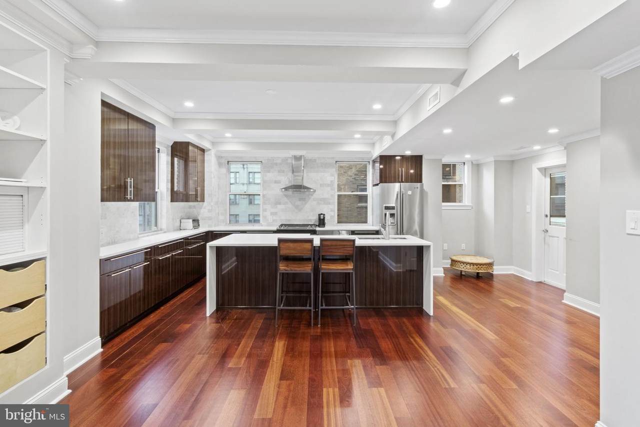 1901 Walnut Street - Photo 1