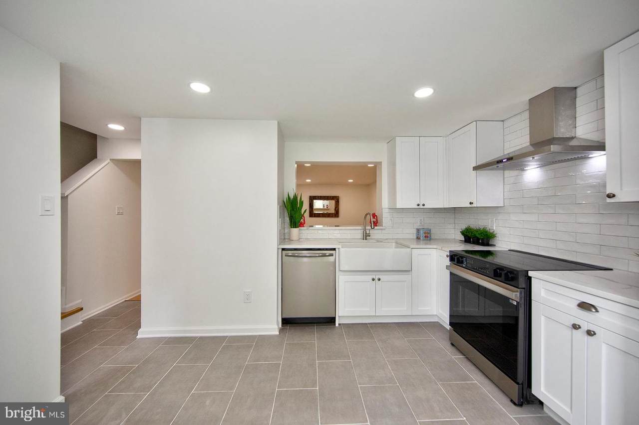 342 Logan Court - Photo 1