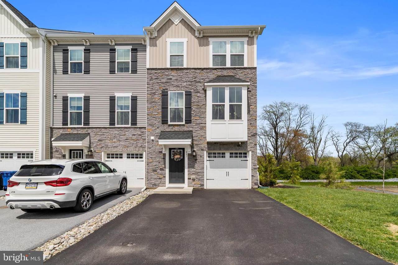 267 Sugar Maple Square - Photo 1