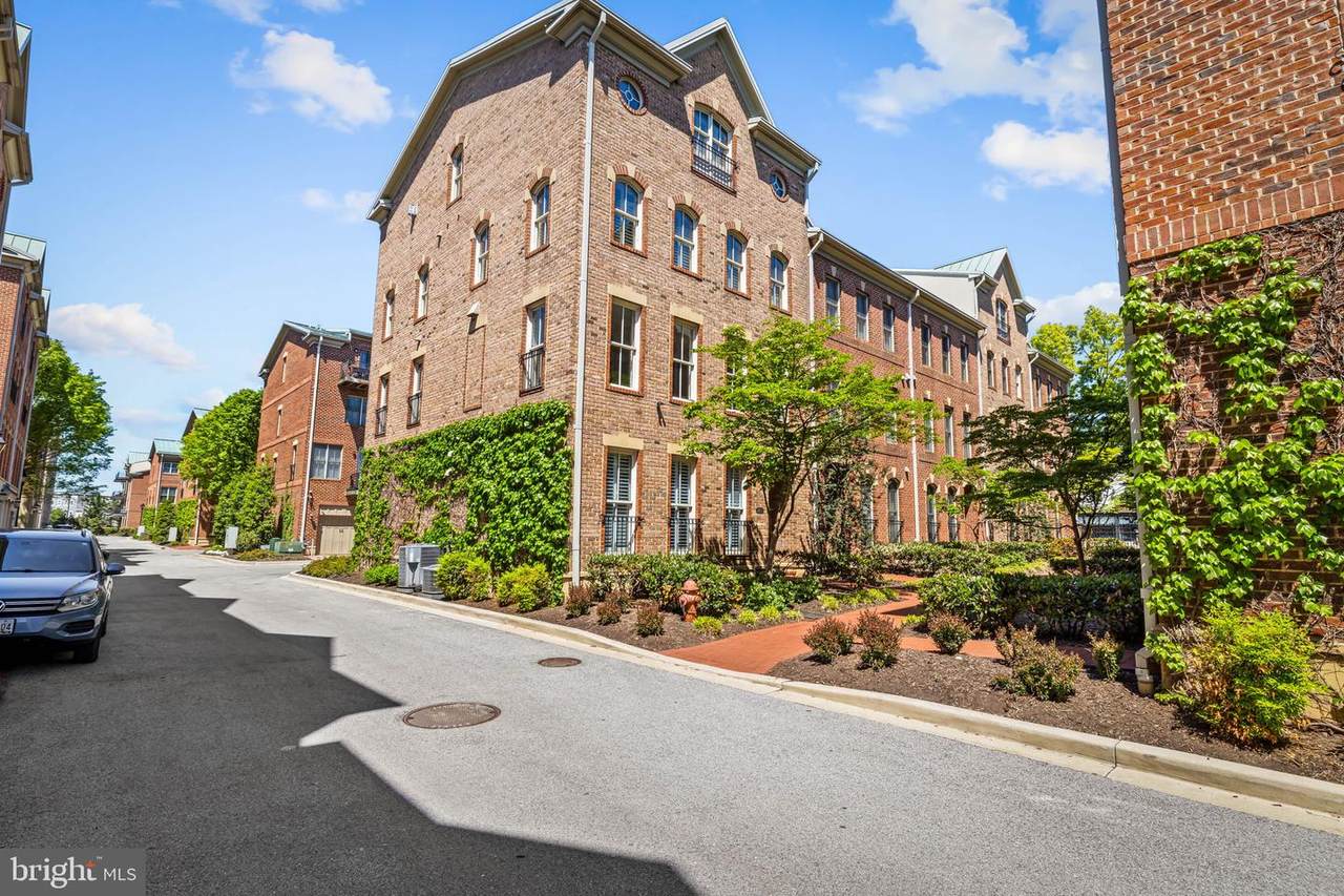 2331 Boston Street - Photo 1